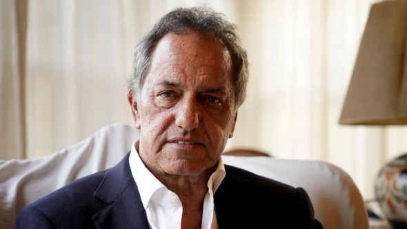 Scioli afirmó que el FdT propone "crecimiento en vez de dolarizar y dinamitar todo"